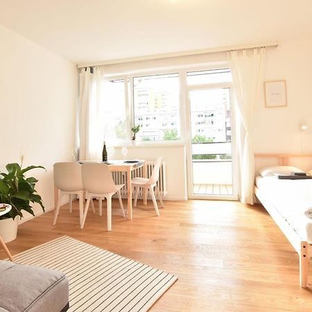 Peaceful Studio Apartment near Center Innsbruck Exterior foto